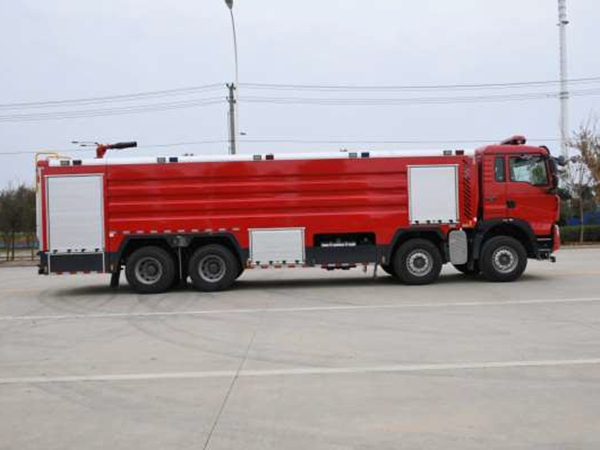 国六24吨重汽豪沃泡沫消防车