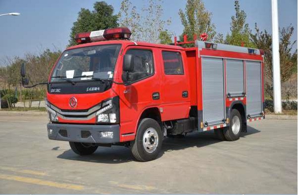 国六 东风2.5吨内藏式水罐消防车