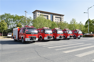 5台东风多利卡抢险救援消防车出口迪拜